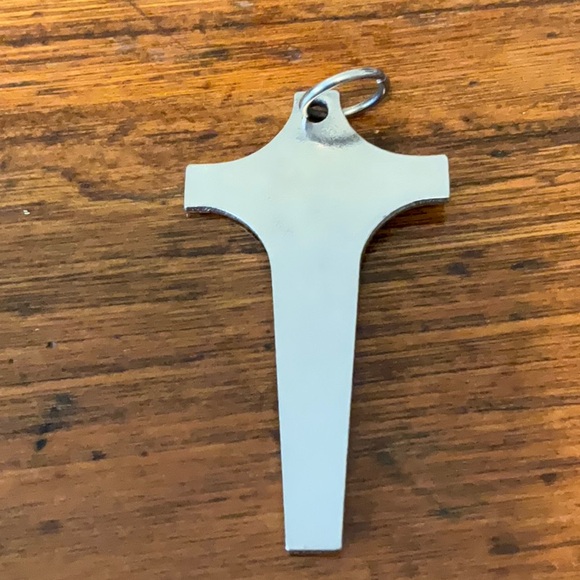 Large Silver Cross - Picture 2 of 3